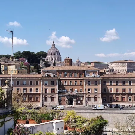 Veronica House Апартаменты